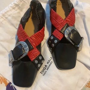 Toga pulla flats with buckles